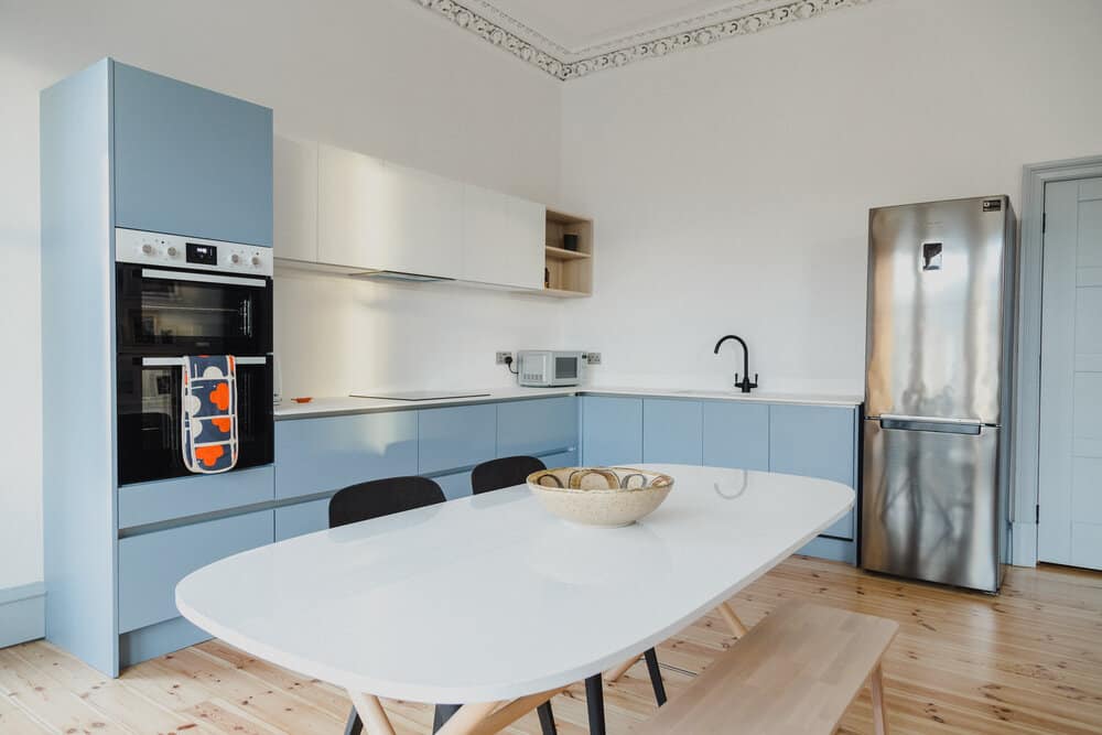 bespoke-kitchen-design-glasgow-dennistoun-blue-handleless